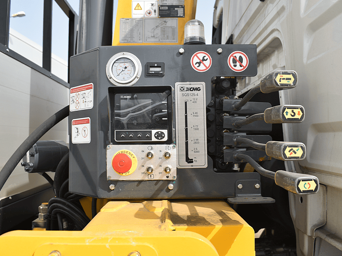 КМУ на шасси Howo T5G